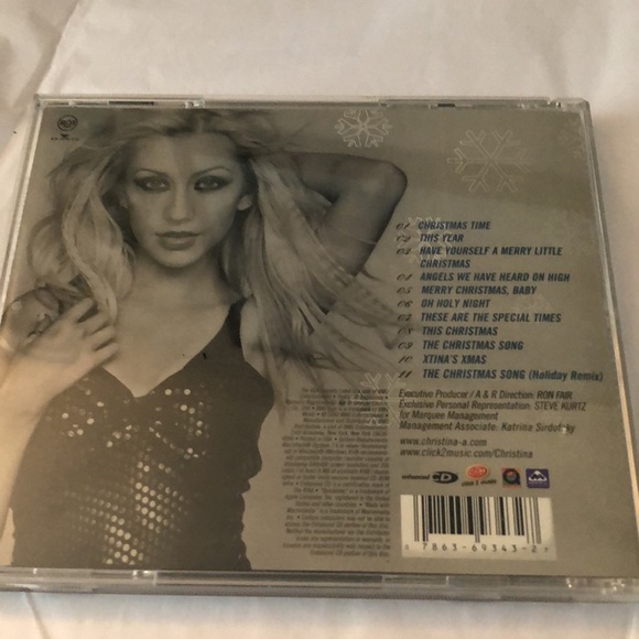🛍️ My Kind of Christmas by Christina Aguilera - Picture 2 of 5